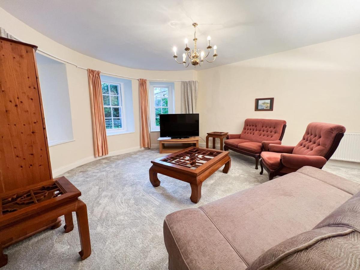 Spacious Flat Sleeps 8 Near Princes Street — Photos 3
